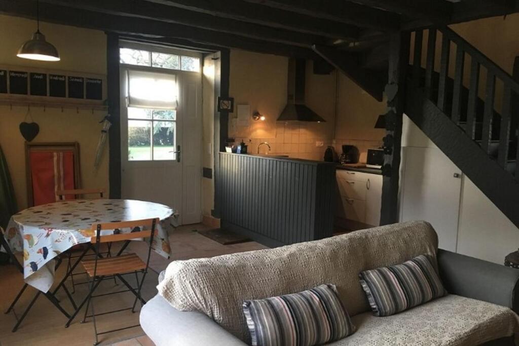 Maison D'Hotes Les Escures Acigné Exterior foto