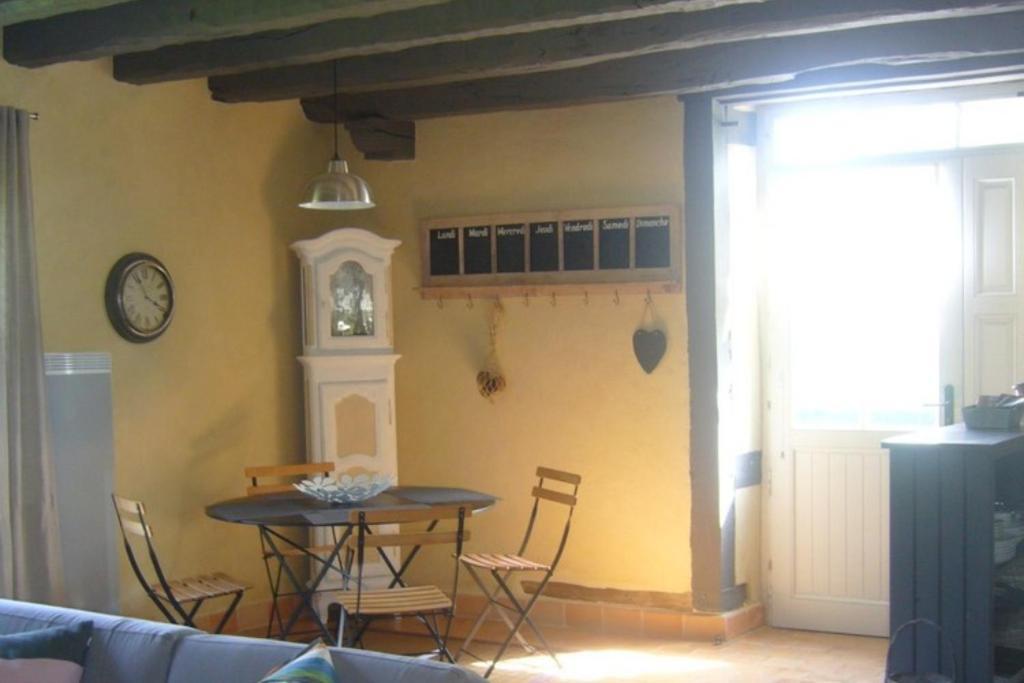 Maison D'Hotes Les Escures Acigné Exterior foto